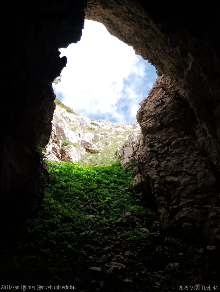 Bosna Hersek'te bulduğumuz mağara.